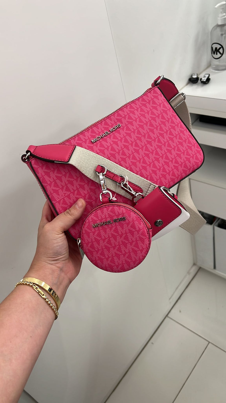 Michael Kors airpods crossbody jet set bag