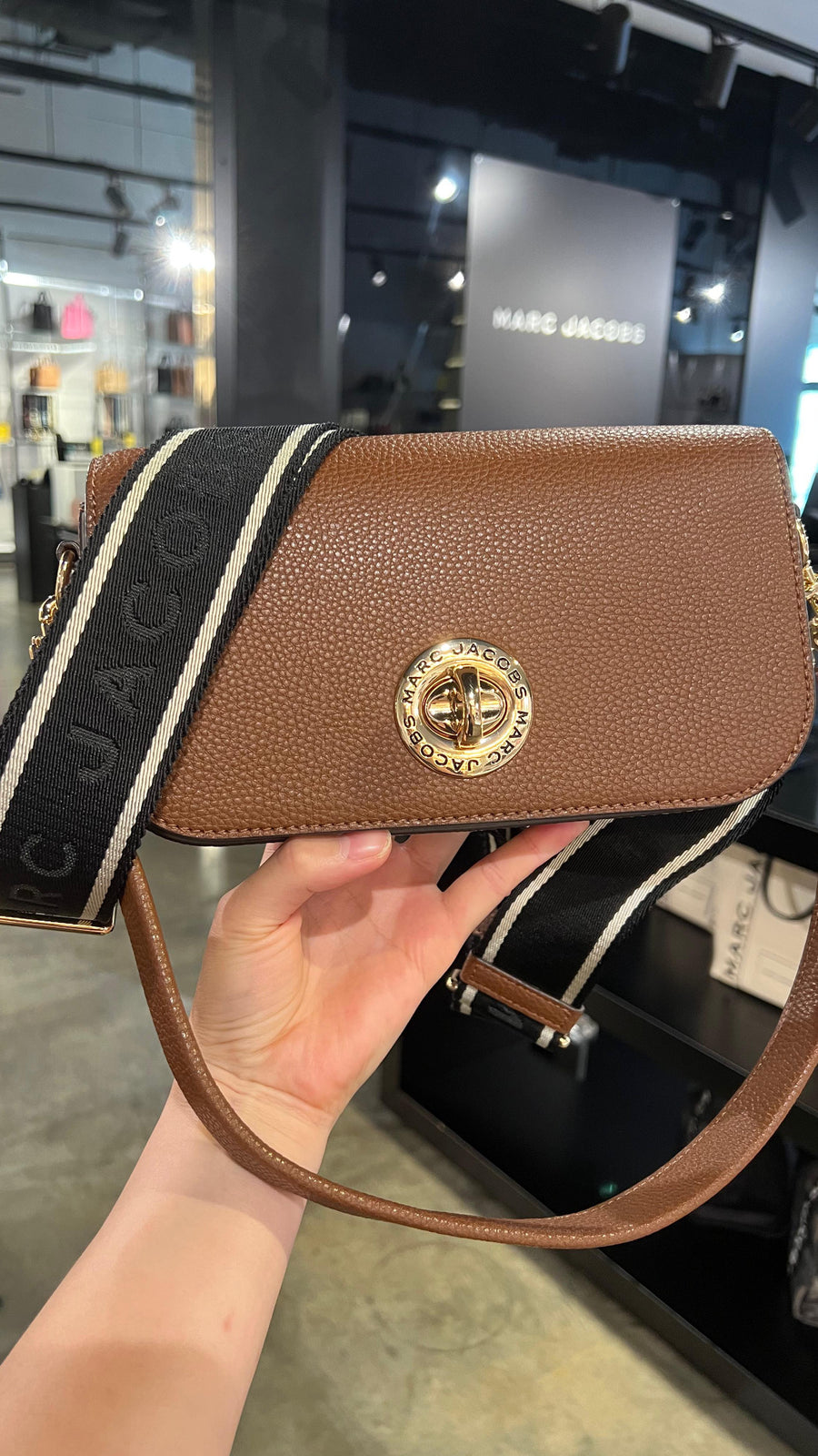 Marc Jacobs turn lock medium crossbody