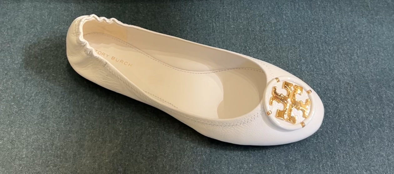 Tory Burch Multi Logo Ballet 6.5 クリーム Tory Burch multi logo ballet flat – USASHOPDIRECT LLC