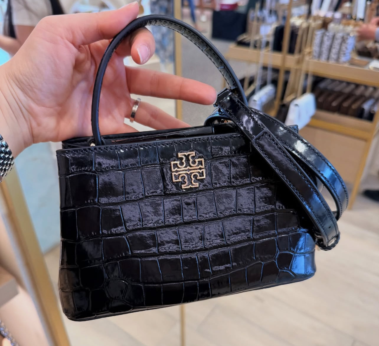 Tory Burch Britten Mini Top Handle バッグ Tory Burch Britten Mini Top Handle Leather Crossbody Bag