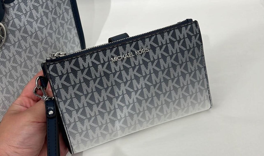 Michael Kors Double zip wallet