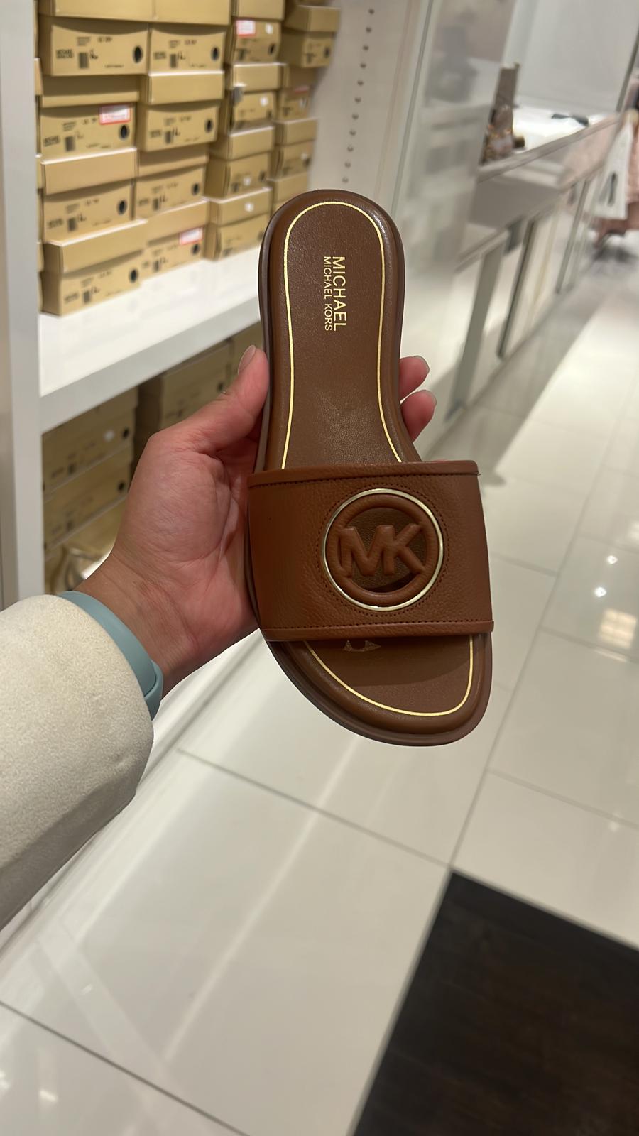 Michael Kors slide â USASHOPDIRECT LLC